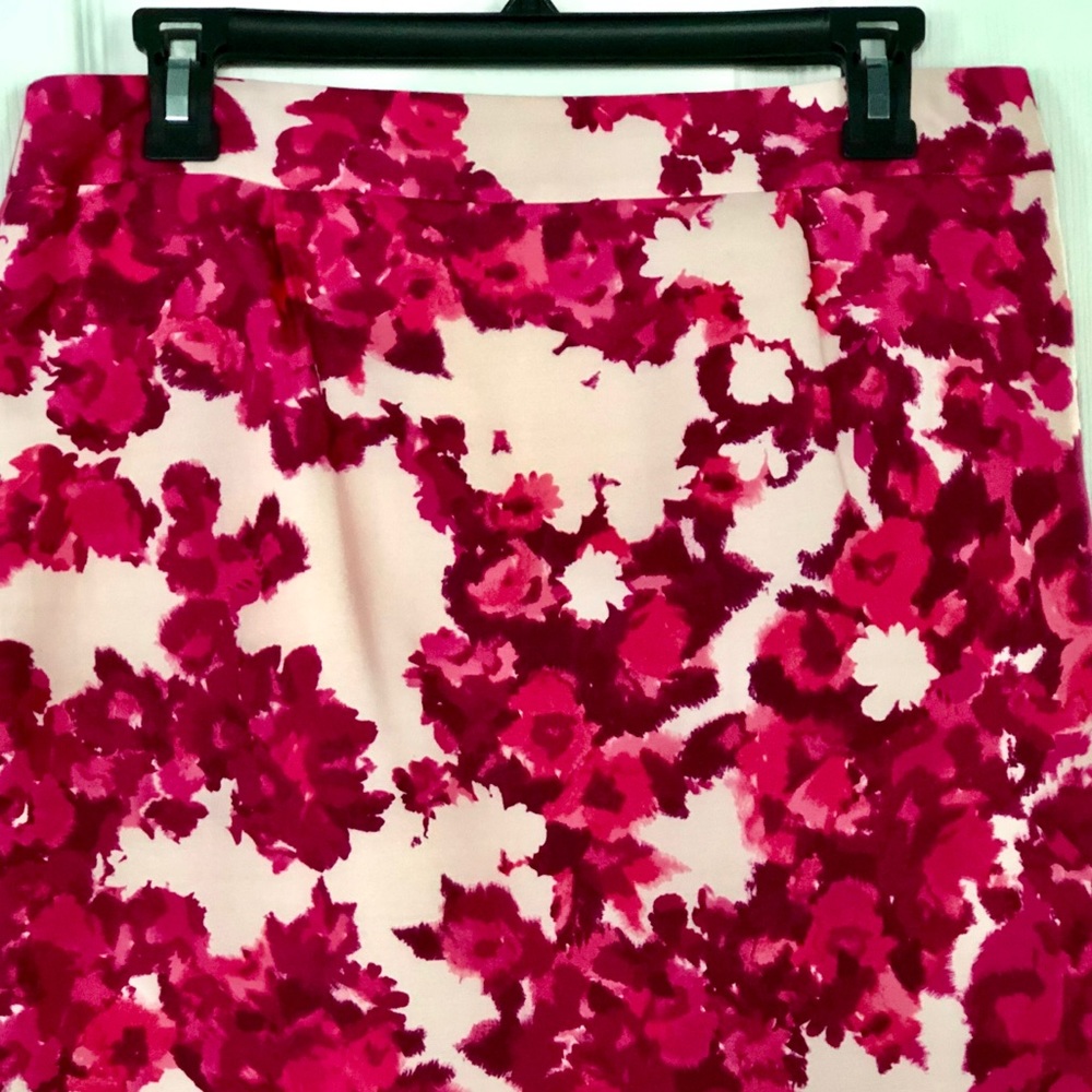 Kate Spade Pink Floral Skirt - Size 8